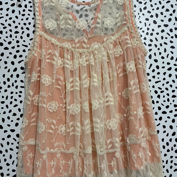 Peach and lace top - Picture 2 of 3